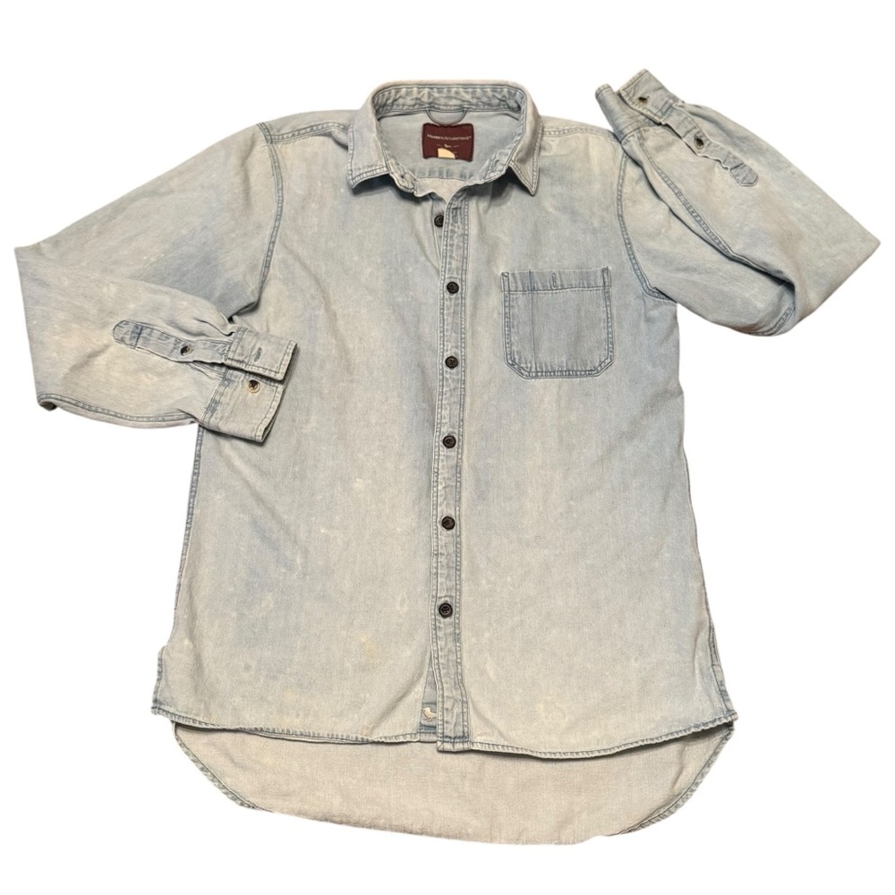 MODERN AMUSEMENT Denim Chambray Button Down Shirt Size M